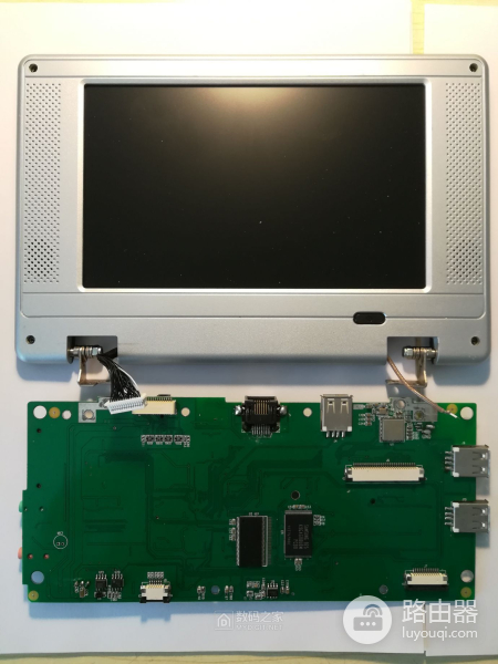 12年前电视购物的笔记本电脑拆解,配置惨不忍睹还是WinCE系统