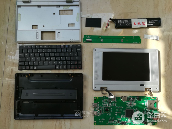 12年前电视购物的笔记本电脑拆解,配置惨不忍睹还是WinCE系统