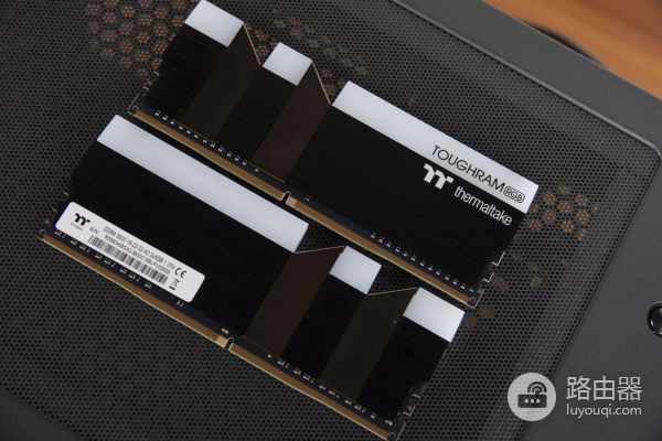 闲置配件组装上网课电脑，硬件搭配并不合理，但跑分20万足够使用