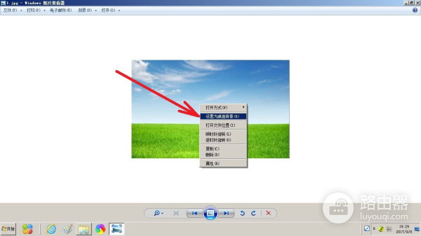怎样换桌面背景(如何更换电脑桌面图标)