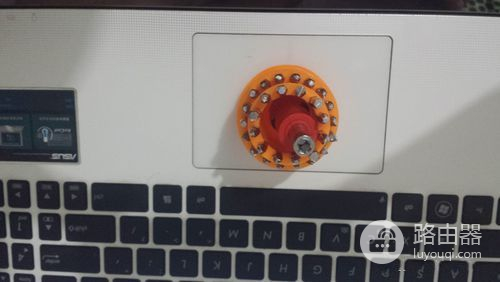 笔记本电脑清灰小秘籍(如何帮笔记本电脑清灰)