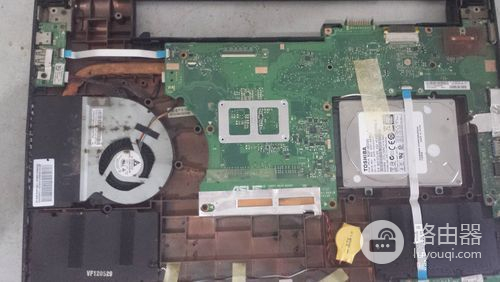 笔记本电脑清灰小秘籍(如何帮笔记本电脑清灰)