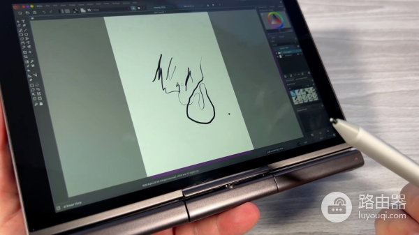 这设计绝了,可以更换接口的掌上变形电脑,鲁大师跑分百万