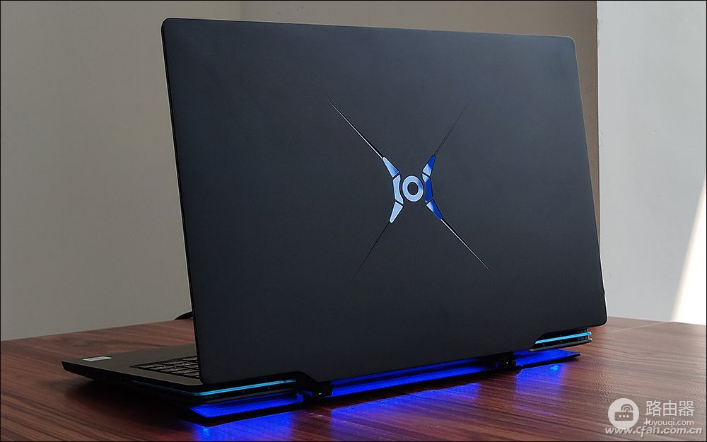 荣耀猎人游戏本V700评测(荣耀猎人游戏本 v700)