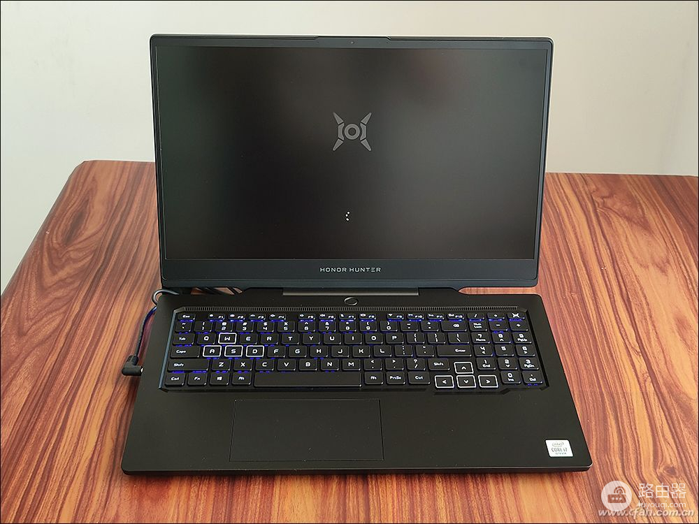 荣耀猎人游戏本V700评测(荣耀猎人游戏本 v700)