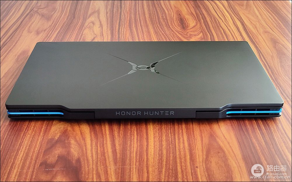 荣耀猎人游戏本V700评测(荣耀猎人游戏本 v700)