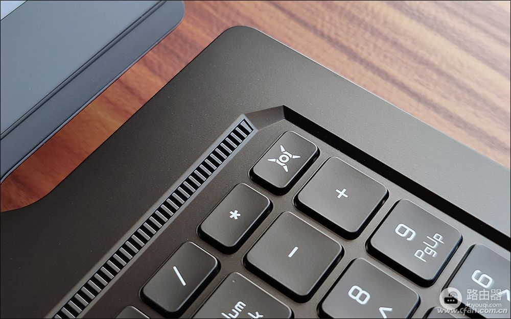 荣耀猎人游戏本V700评测(荣耀猎人游戏本 v700)