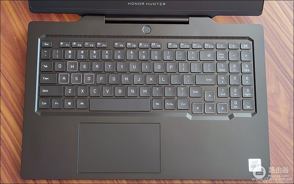 荣耀猎人游戏本V700评测(荣耀猎人游戏本 v700)