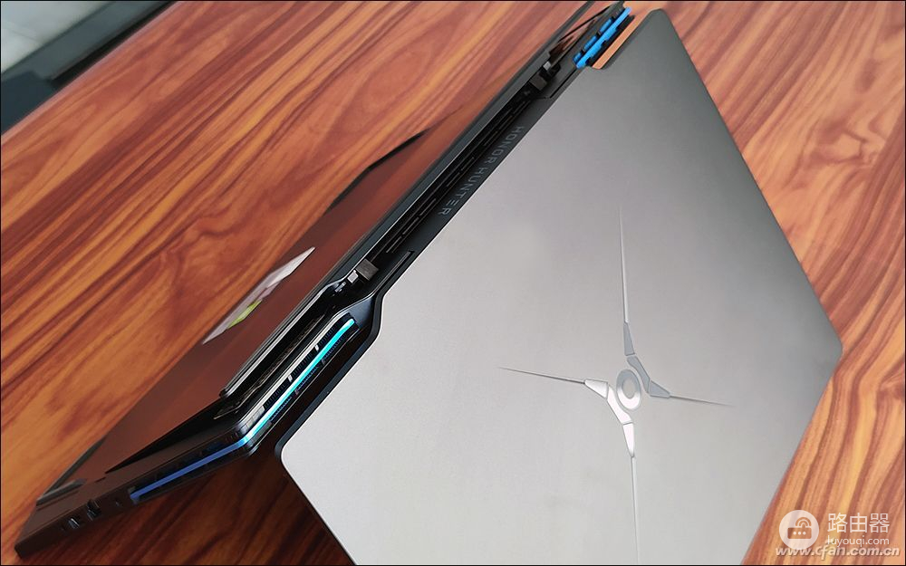 荣耀猎人游戏本V700评测(荣耀猎人游戏本 v700)