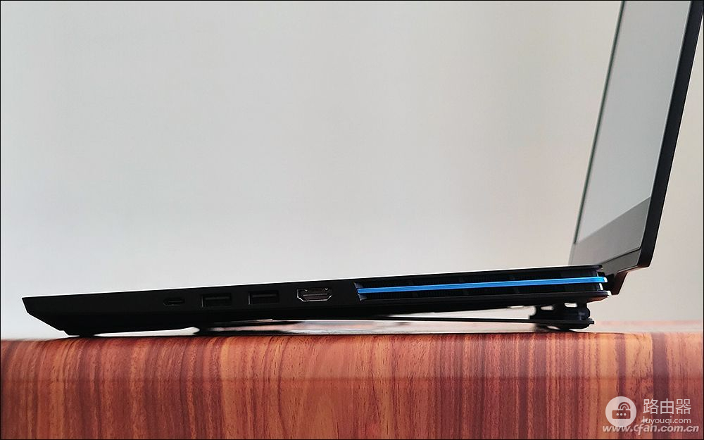 荣耀猎人游戏本V700评测(荣耀猎人游戏本 v700)