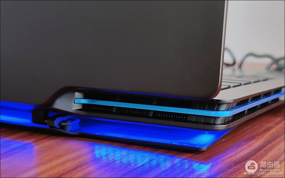 荣耀猎人游戏本V700评测(荣耀猎人游戏本 v700)