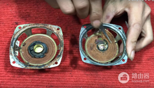 修复20年前的PC电脑音箱，采用了防磁喇叭，还是当年那个声音