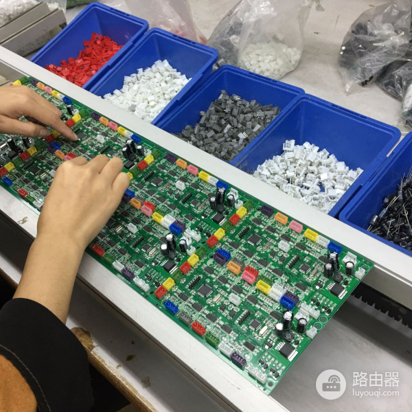 电子厂上班怎么样(电脑厂工作如何)