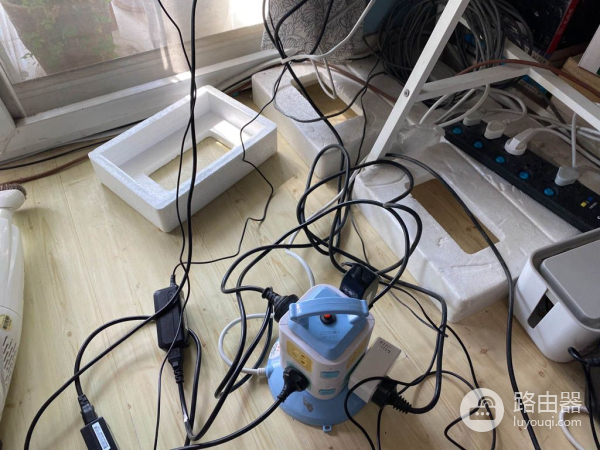 在家收拾我的电脑工作台(在家收拾我的电脑工作台英文)