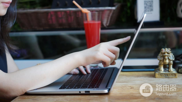 荣耀MagicBook触屏版长测:触控加入后的畅快电脑体验