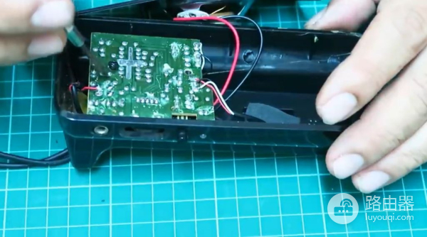 电脑喇叭一声道无声维修DIY(喇叭在电脑不出声)