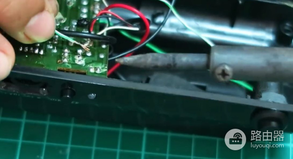 电脑喇叭一声道无声维修DIY(喇叭在电脑不出声)