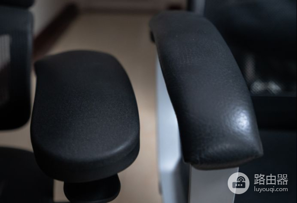 黑白调人体工学电脑椅(黑白调的人体工学椅怎么样)