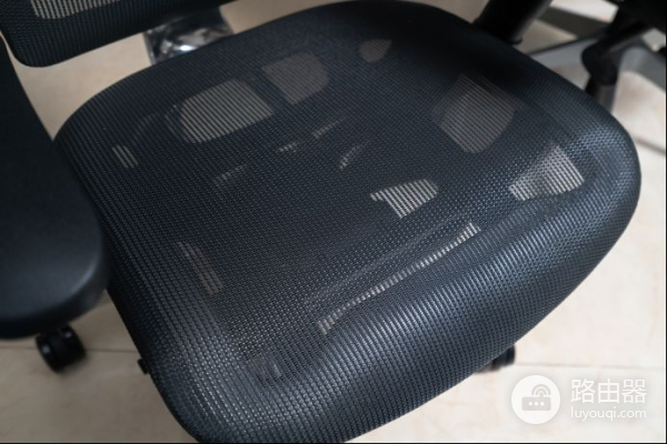 黑白调人体工学电脑椅(黑白调的人体工学椅怎么样)