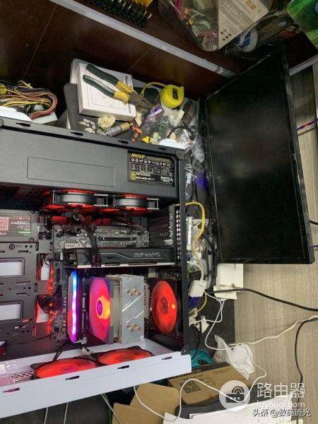 电脑买来一个月就花屏了(电脑买来一个月就花屏了怎么办)