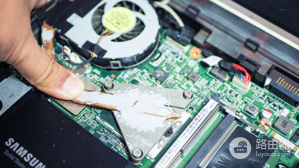 旧笔记本光驱换SSD(如何换电脑光驱)