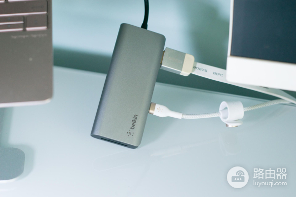 打造清爽笔记本电脑居家桌面,用这几个小数码配件就够了