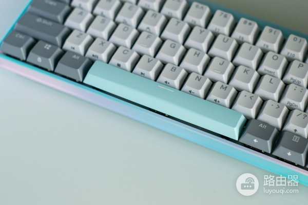 打造清爽笔记本电脑居家桌面,用这几个小数码配件就够了