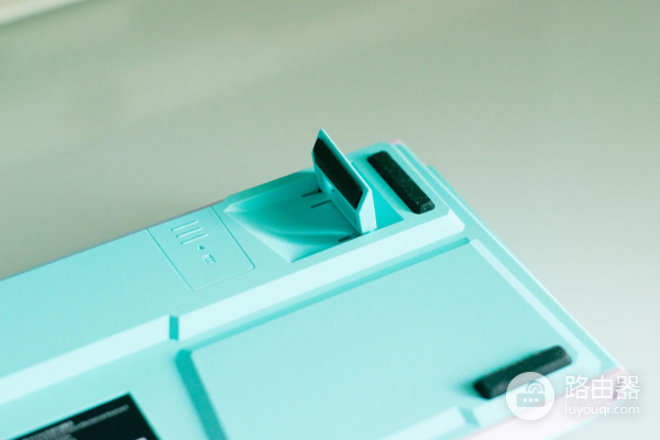 打造清爽笔记本电脑居家桌面,用这几个小数码配件就够了