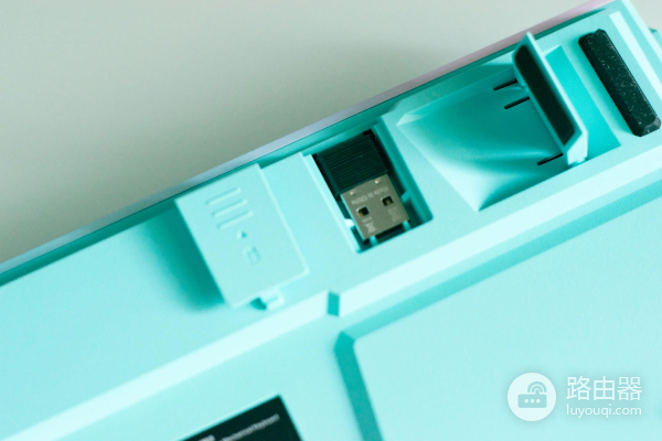 打造清爽笔记本电脑居家桌面,用这几个小数码配件就够了