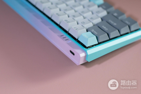 打造清爽笔记本电脑居家桌面,用这几个小数码配件就够了