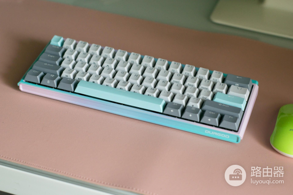 打造清爽笔记本电脑居家桌面,用这几个小数码配件就够了