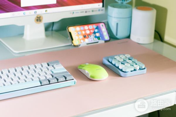 打造清爽笔记本电脑居家桌面,用这几个小数码配件就够了