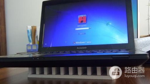 怎样给笔记本散热降温(电脑如何自主降温)