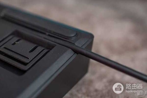 雷柏V708多模式无线游戏键盘评测:平价可编程的蓝牙机械键盘