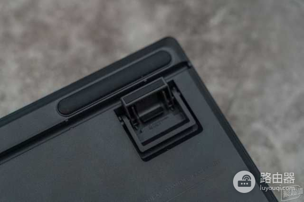 雷柏V708多模式无线游戏键盘评测:平价可编程的蓝牙机械键盘