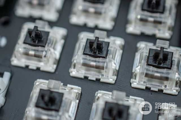 雷柏V708多模式无线游戏键盘评测:平价可编程的蓝牙机械键盘