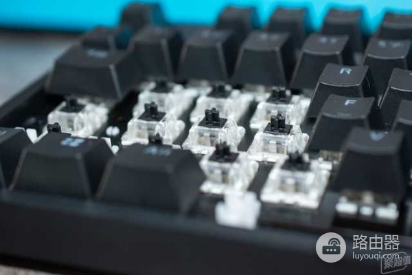 雷柏V708多模式无线游戏键盘评测:平价可编程的蓝牙机械键盘