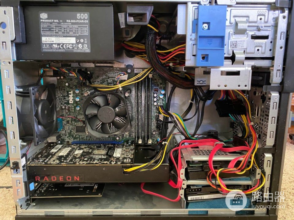 网友靠捡垃圾组装了一台价值几千元的电脑(网友靠捡垃圾组装了一台价值几千元的电脑是真的吗)