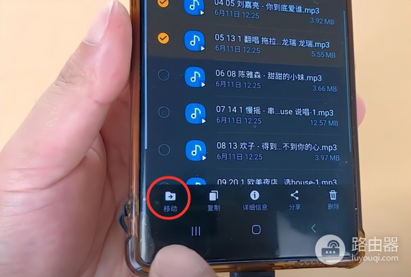 闲置U盘秒变手机空间(手机存储改U盘)