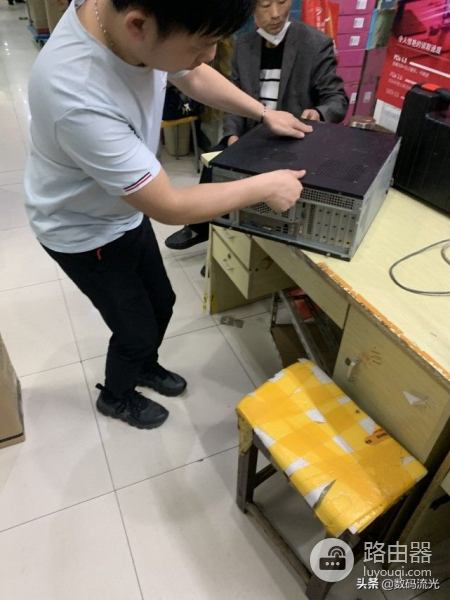 老头带电脑过来升级(老旧手提电脑升级)