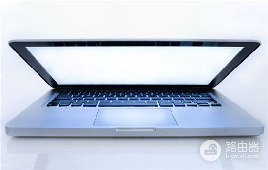 电脑怎么p掉脸上的痘(电脑辐射脸上长痘痘 用这些方法避免长痘)