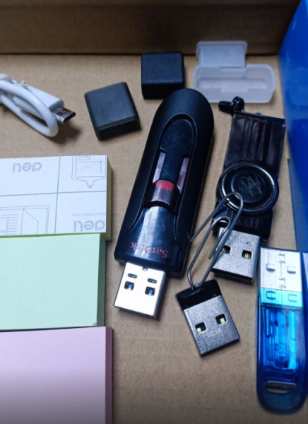 电脑重复启动该怎么办(电脑技巧-启动U盘重复显示bug折腾记)