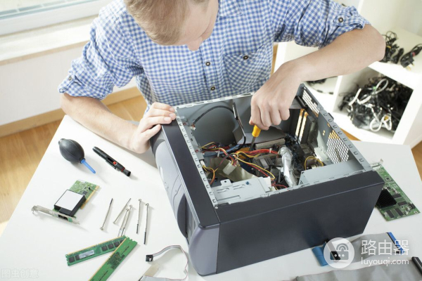 没有学历学电脑维修怎么学(维修电脑很难学么,哪里可以学习电脑维修和组装?)