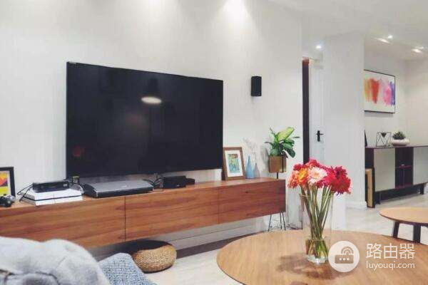 如何隐藏壁挂电视的电线(壁挂电视的电线该如何隐藏)