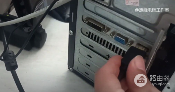 电脑屏不显示画面怎么调(WIN10系统介绍12A 电视做电脑显示器 不显示的设置 没有声音的调整)