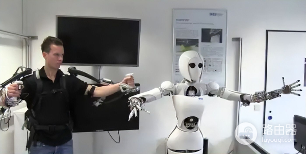 怎么搞坏机器人电脑(如何制造一个机器人？)