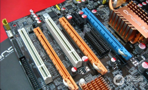 台式电脑硬盘怎么看内存(内存和硬盘的区别是什么？看完你就知道了)