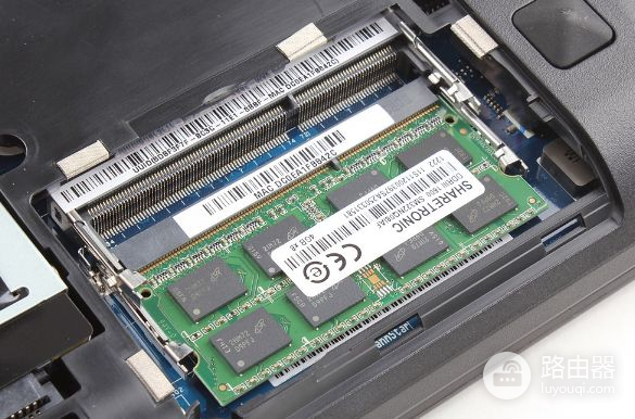 台式电脑硬盘怎么看内存(内存和硬盘的区别是什么？看完你就知道了)