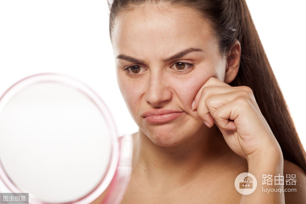 电脑办公室干燥怎么解决(办公室一族皮肤干燥怎么办 急救OL的干燥皮肤)