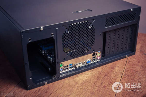 一开机是黑屏(公司电脑开机黑屏怎么回事)